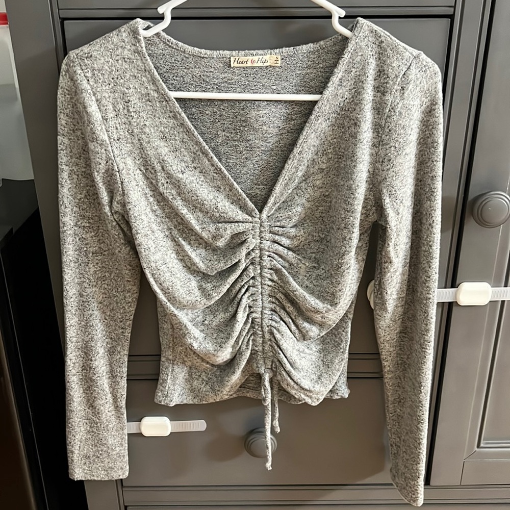 Grey top - Picture 1 of 4